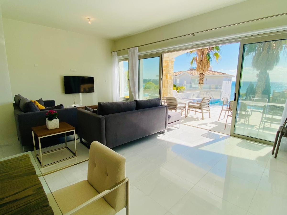 Coral Bay Beach Villa Paphos Exterior foto