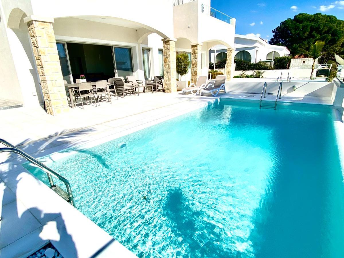 Coral Bay Beach Villa Paphos Exterior foto