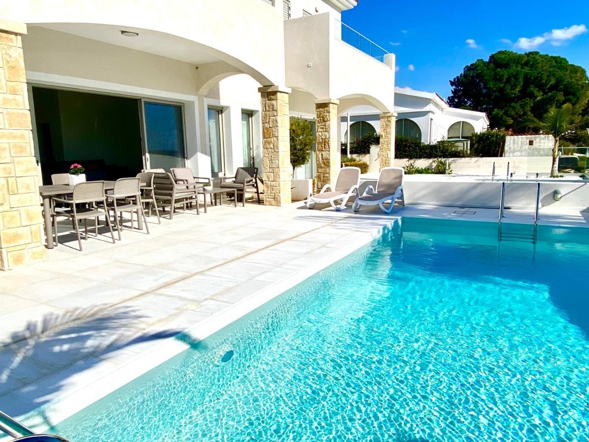 Coral Bay Beach Villa Paphos Exterior foto