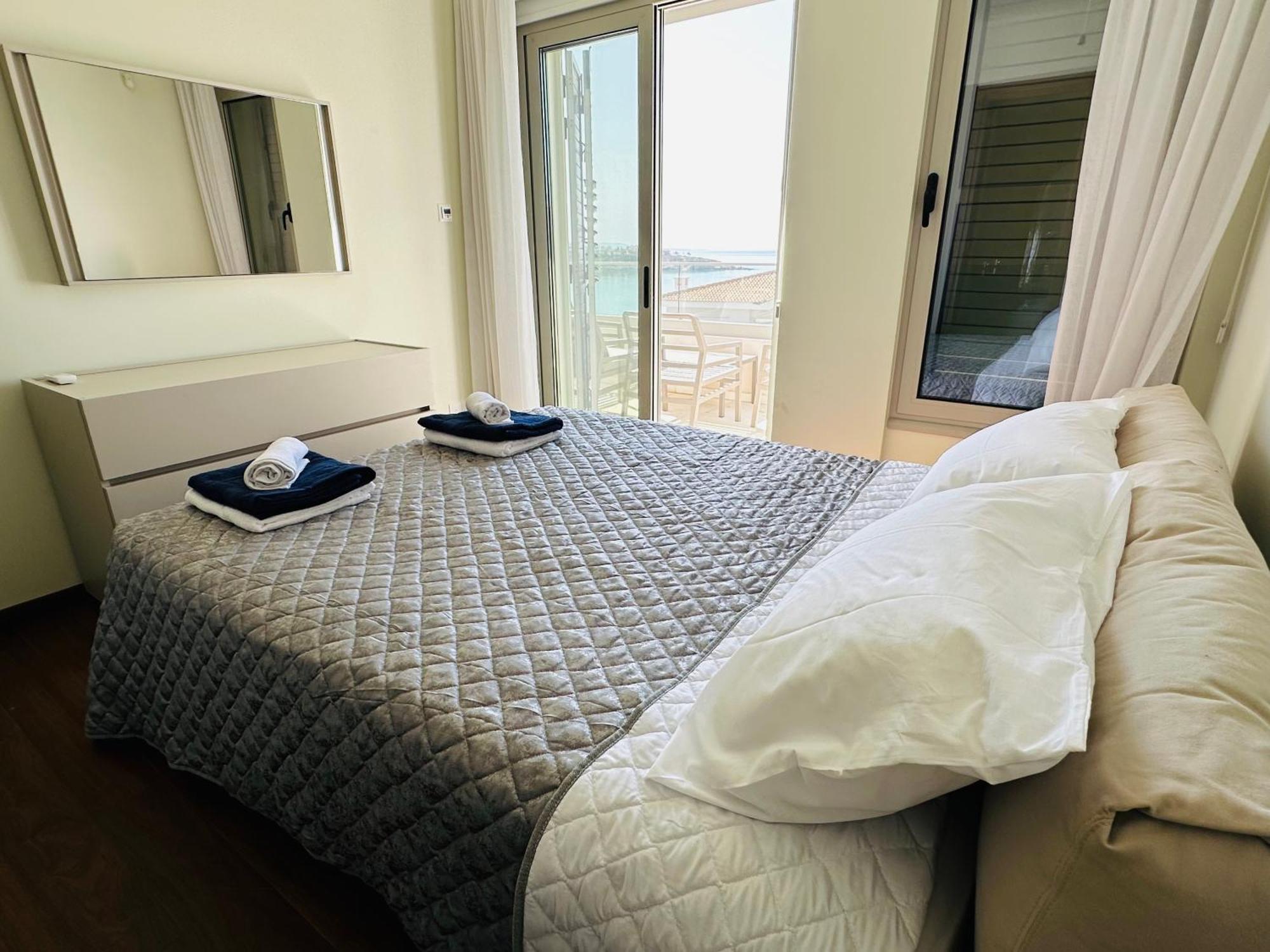 Coral Bay Beach Villa Paphos Exterior foto